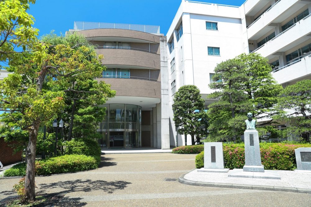 校舎②　圧縮.jpg